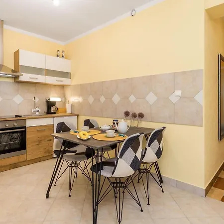 1 Bedroom Stunning In Pobri Apartment *