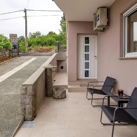 1 Bedroom Stunning In Pobri Apartment Volosko
