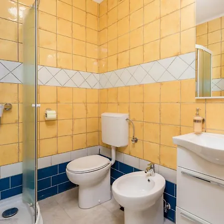 1 Bedroom Stunning In Pobri Apartment
